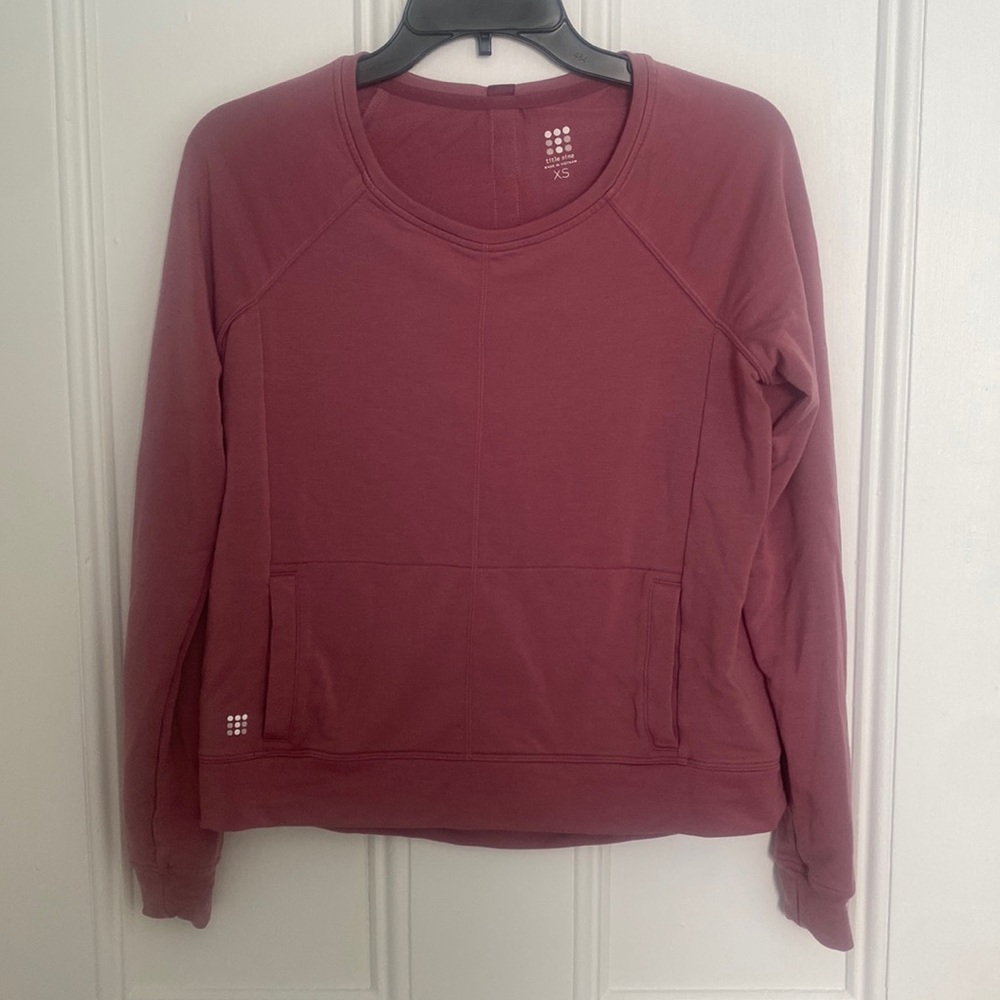 Title Nine crewneck sweatshirt with kangaroo pocket